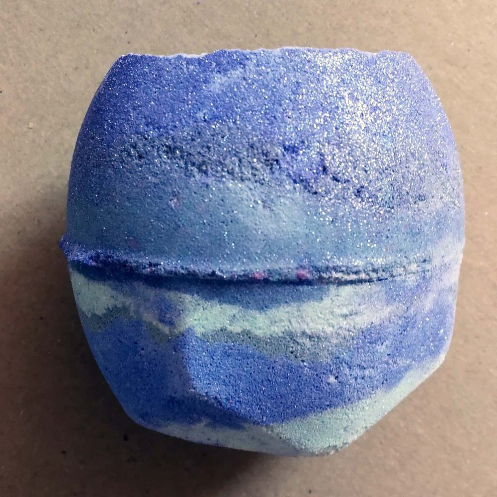 bath bomb (10% damaged)